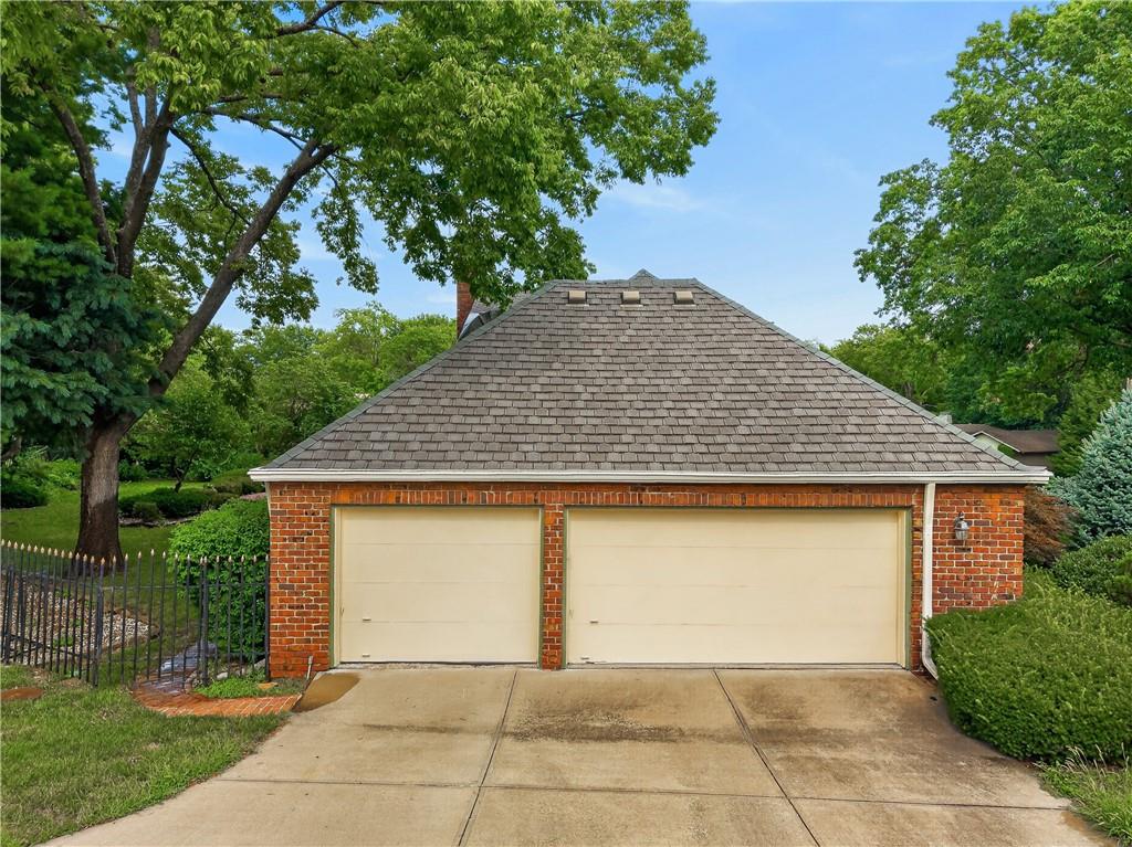 5th image of 3408 Shady Bend Dr, Independence, MO 64052 | MLS# 2628867