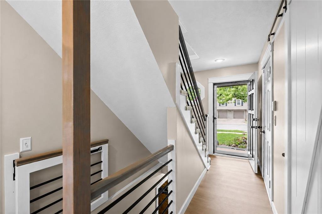 3rd image of 909 E Johnston Cir, Olathe, KS 66061 | MLS# 2628873