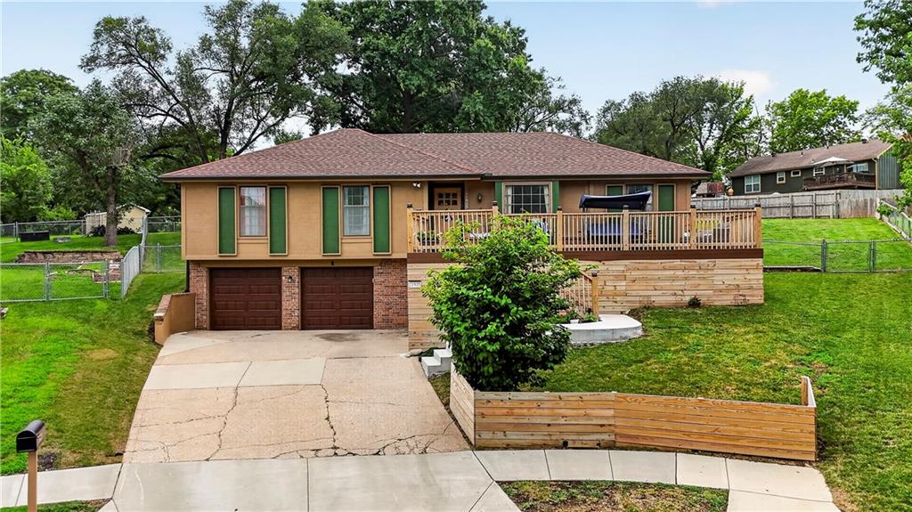 1st image of 11925 W 49th Ter, Shawnee, KS 66216 | MLS# 2629222