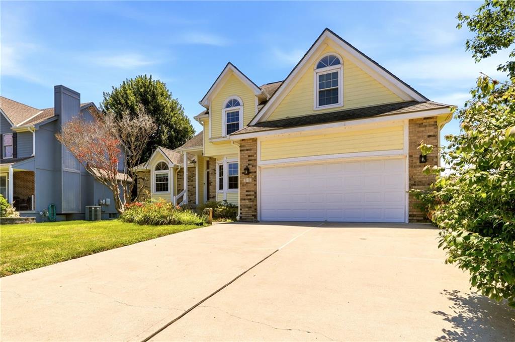 3rd image of 340 Se Bingham Dr, Lees Summit, MO 64063 | MLS# 2629278