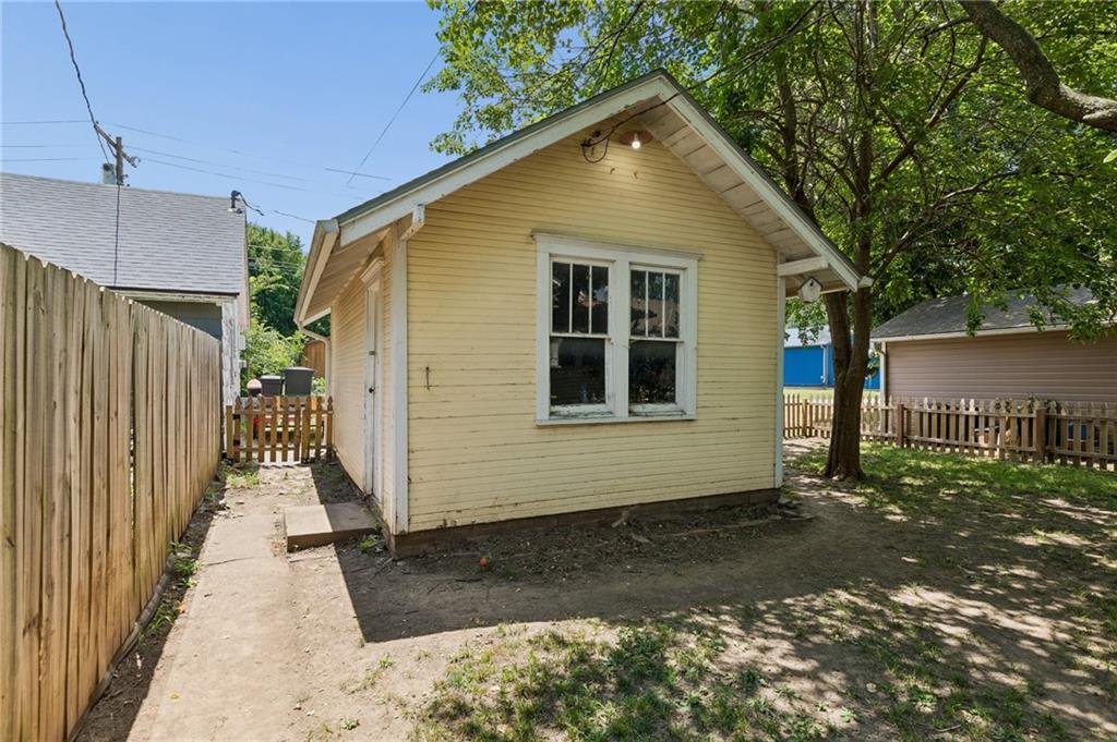 Homes for sale in Garnett, KS | 410 W 5th Ave, Garnett, KS 66032 | MLS# 2629384