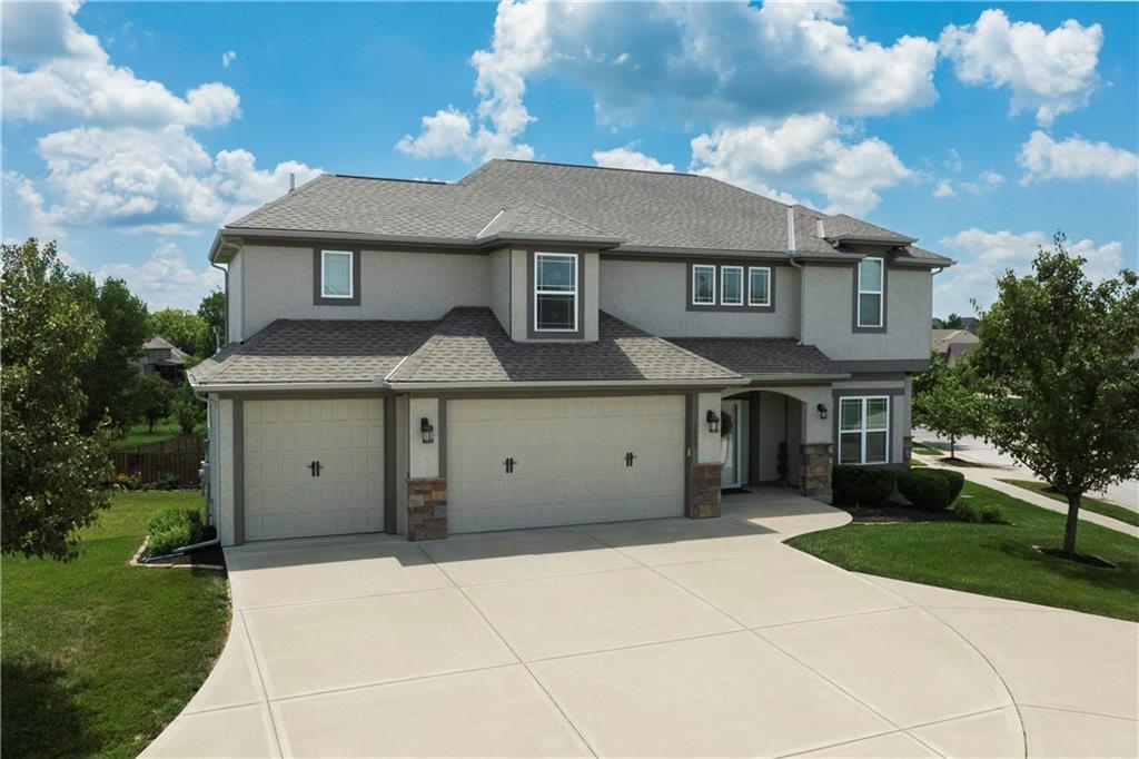 Photo 3 of Single family home for sale at 1609 NW 95th Street, Kansas City, MO 64155 | MLS# 2629405 | Listing updated on 2026-09-04