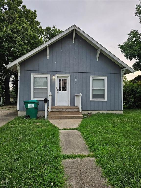 Homes for sale in Hiawatha, KS | 208 Main St, Hiawatha, KS 66434 | MLS# 2629609