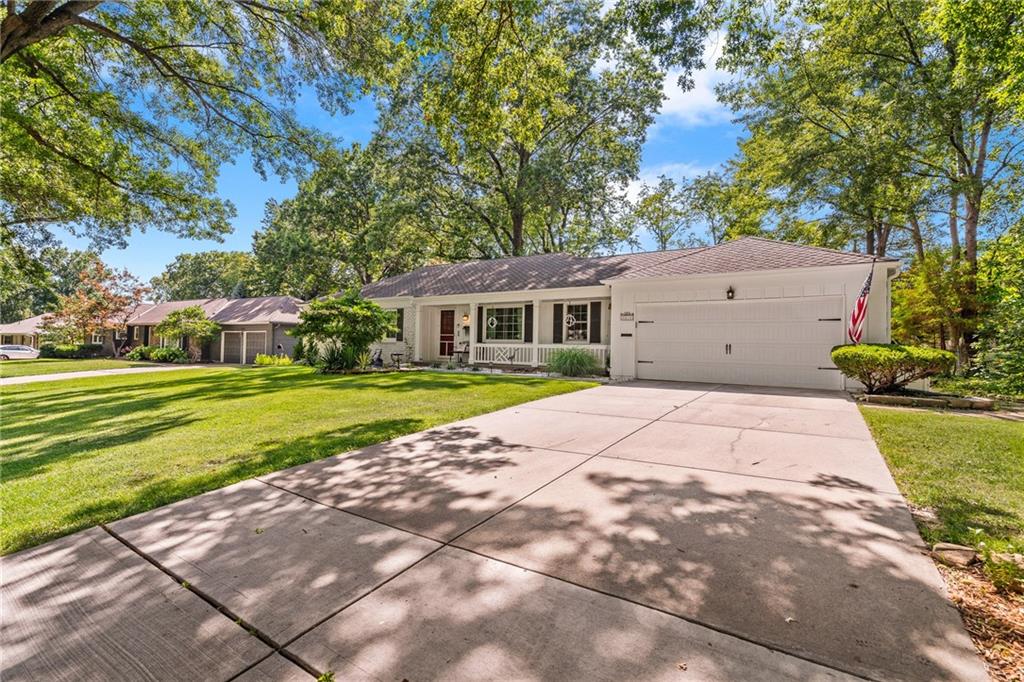 3rd image of 9416 Wenonga Rd, Leawood, KS 66206 | MLS# 2629787