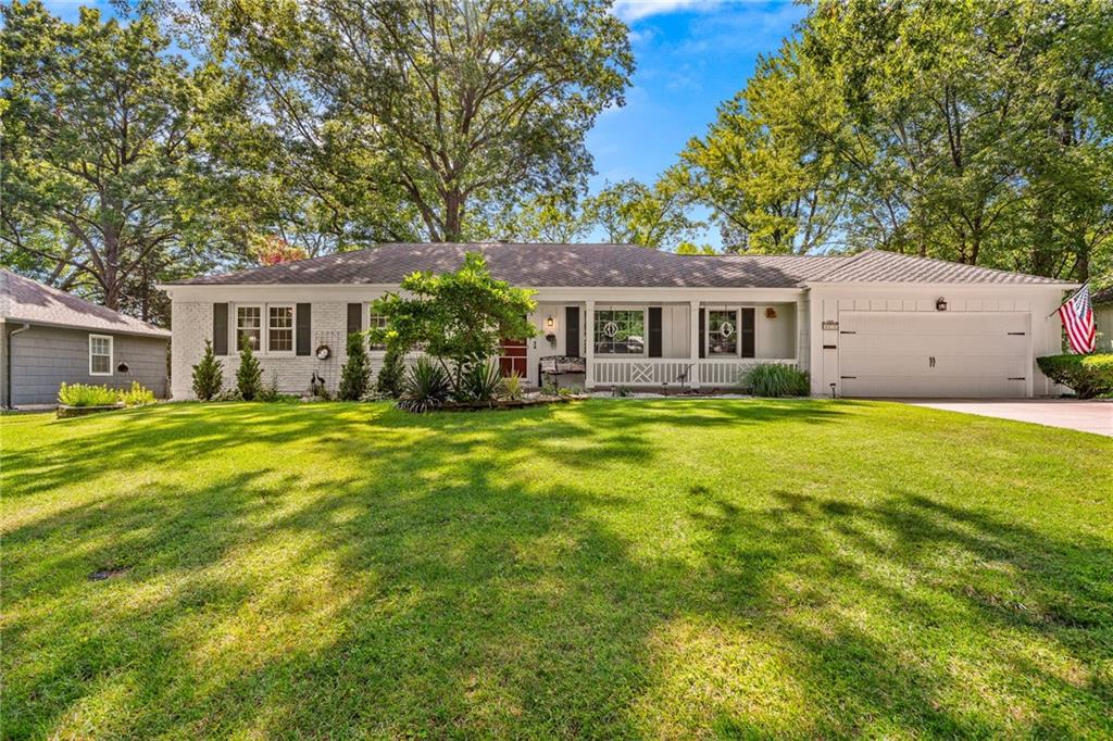 1st image of 9416 Wenonga Rd, Leawood, KS 66206 | MLS# 2629787
