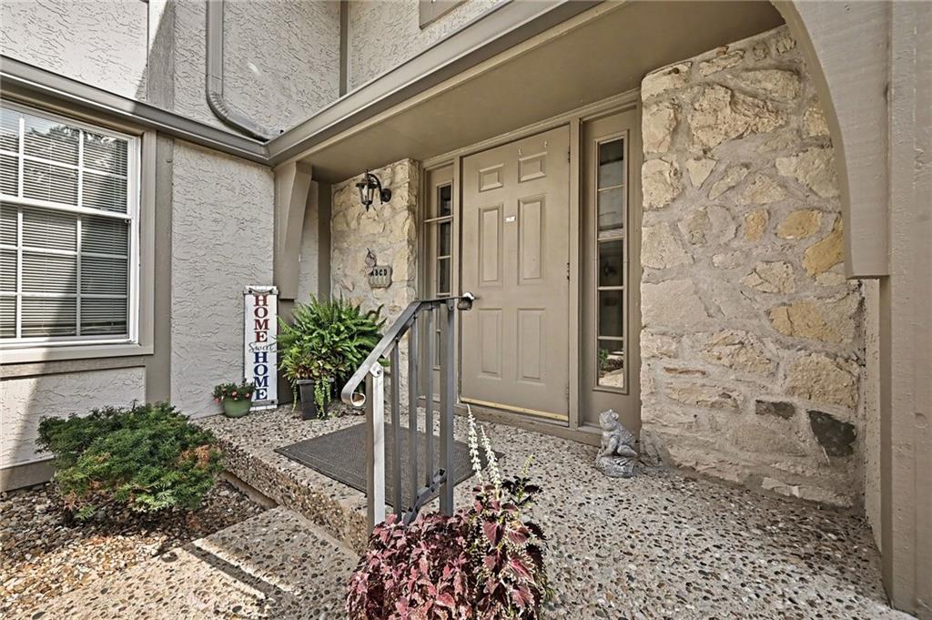2nd image of 1125 12th St #C, Blue Springs, MO 64015 | MLS# 2629794