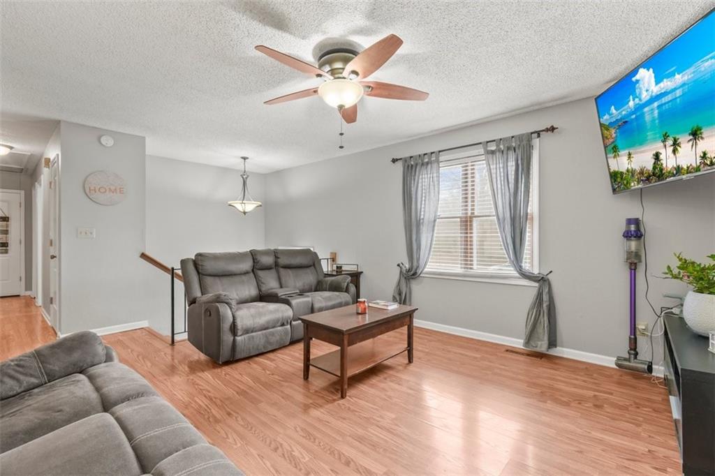 2nd image of 1304 Se 20th St, Oak Grove, MO 64075 | MLS# 2629851