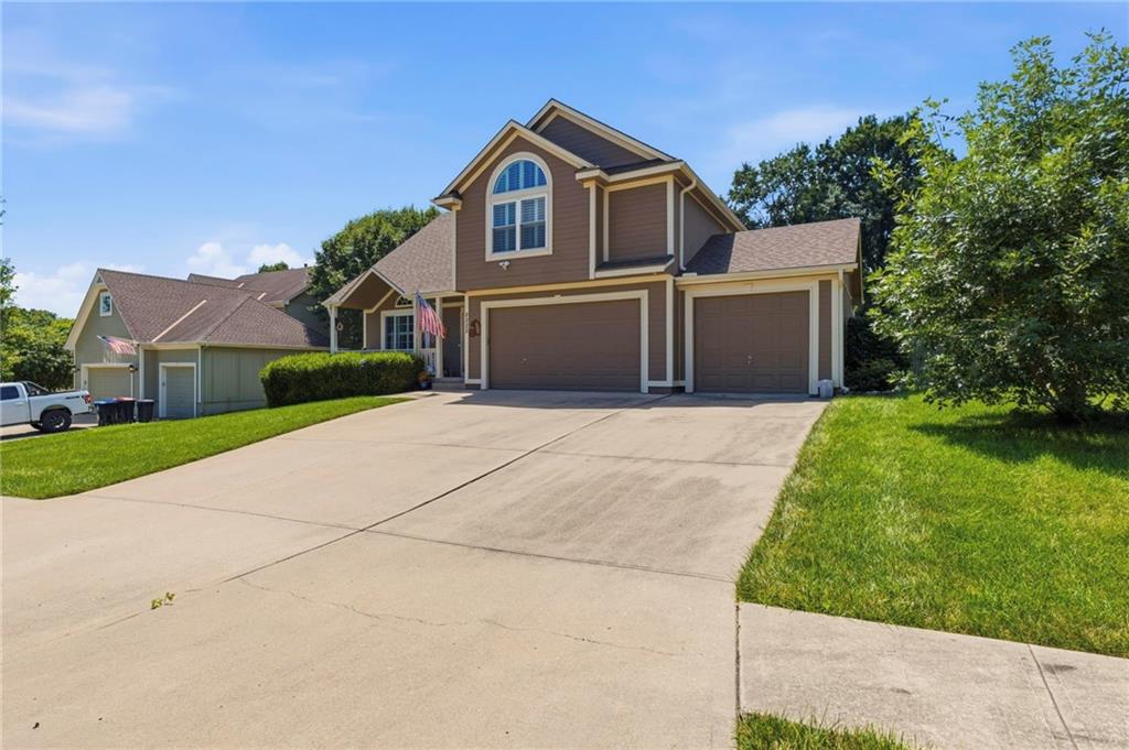 Homes for sale in Greenwood, MO | 2225 Martha Ln, Greenwood, MO 64034 | MLS# 2629940