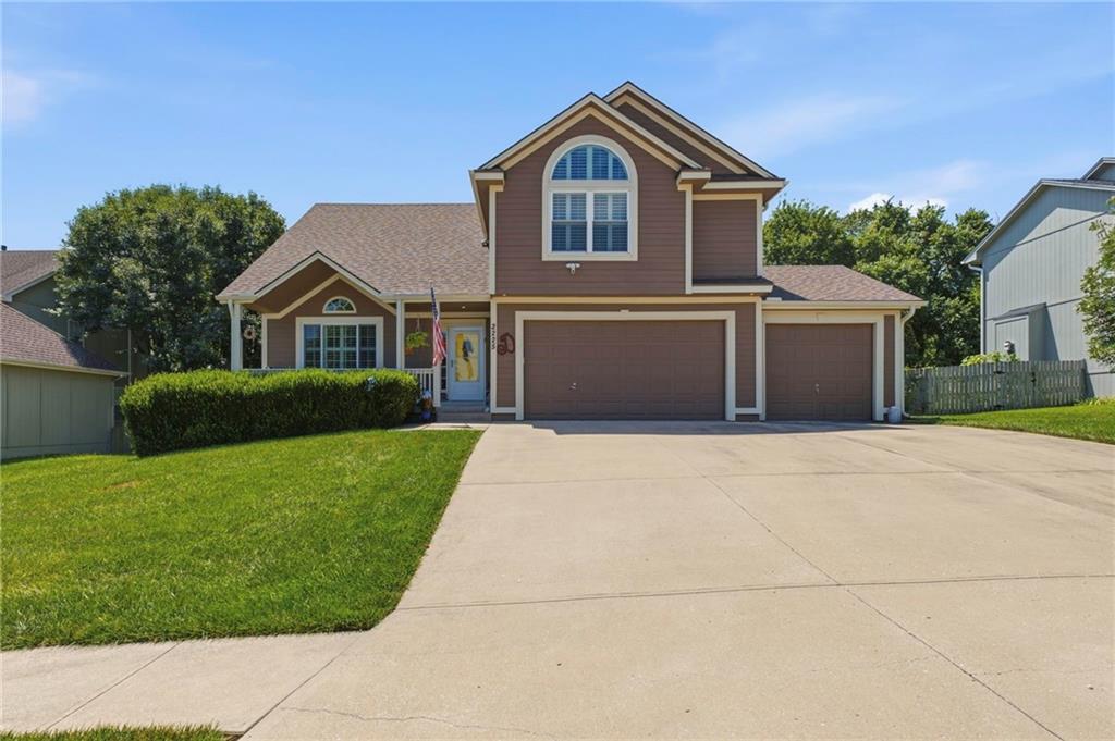 Homes for sale in Greenwood, MO | 2225 Martha Ln, Greenwood, MO 64034 | MLS# 2629940