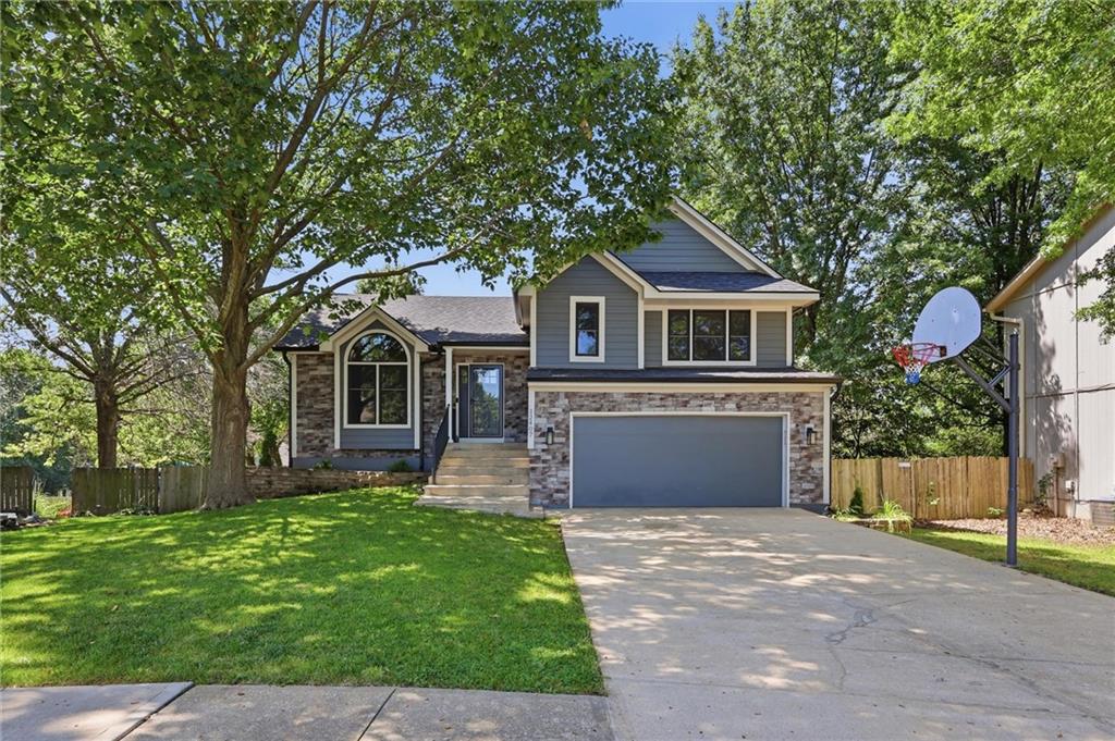 1st image of 12407 S Alcan St, Olathe, KS 66062 | MLS# 2629968
