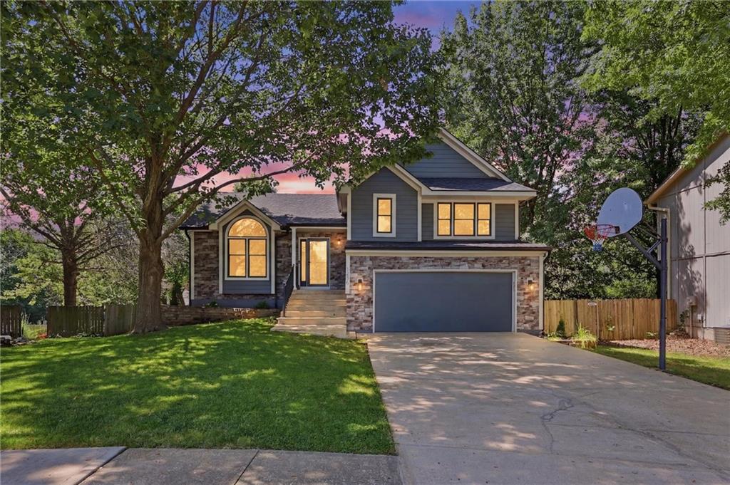 2nd image of 12407 S Alcan St, Olathe, KS 66062 | MLS# 2629968