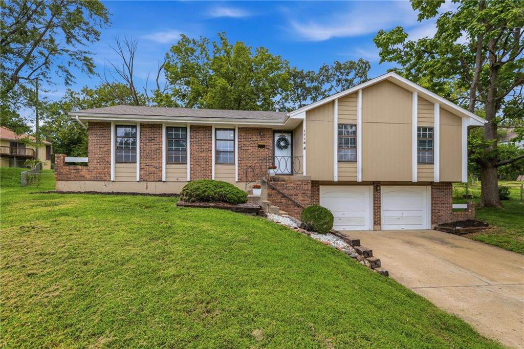 1st image of 1718 E 97th Ter, Kansas City, MO 64131 | MLS# 2629996