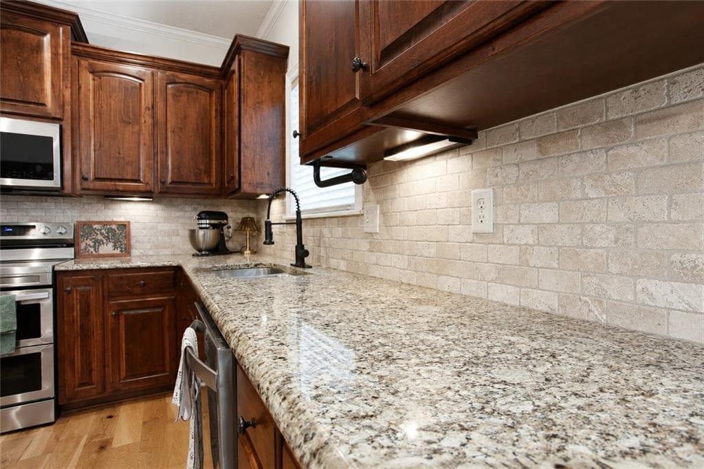 5th image of 1304 Aberdeen Cir, Raymore, MO 64083 | MLS# 2630043