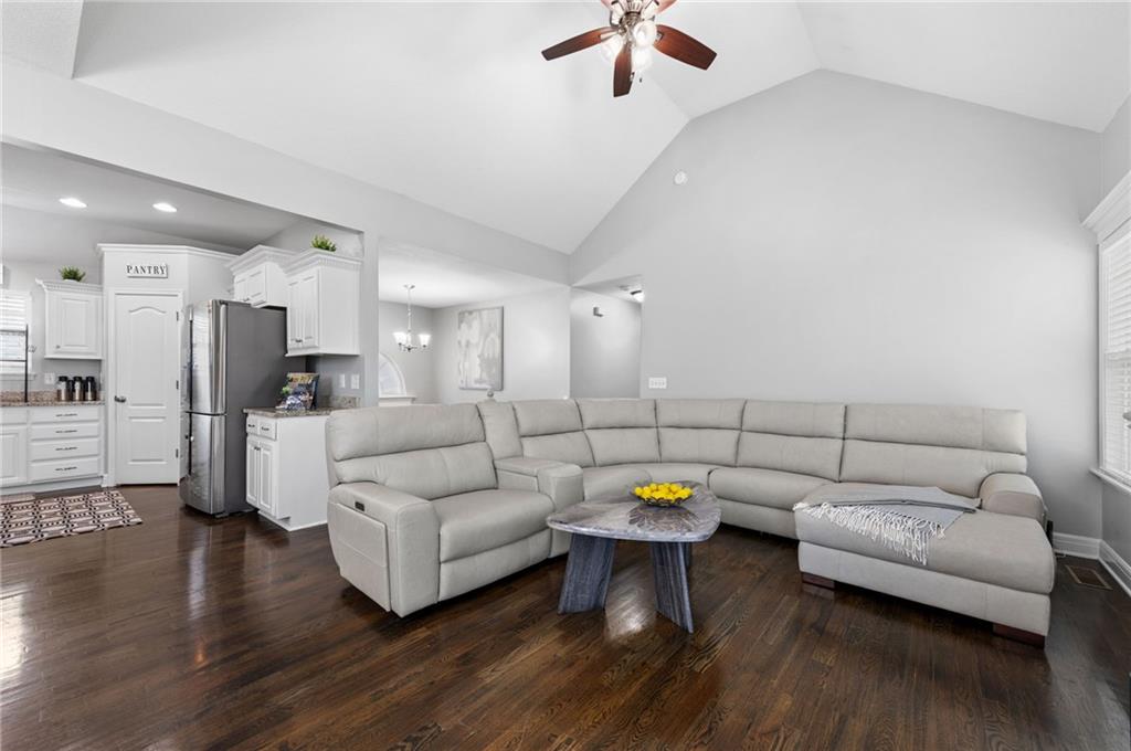 4th image of 11331 Yecker Ave, Kansas City, KS 66109 | MLS# 2630108