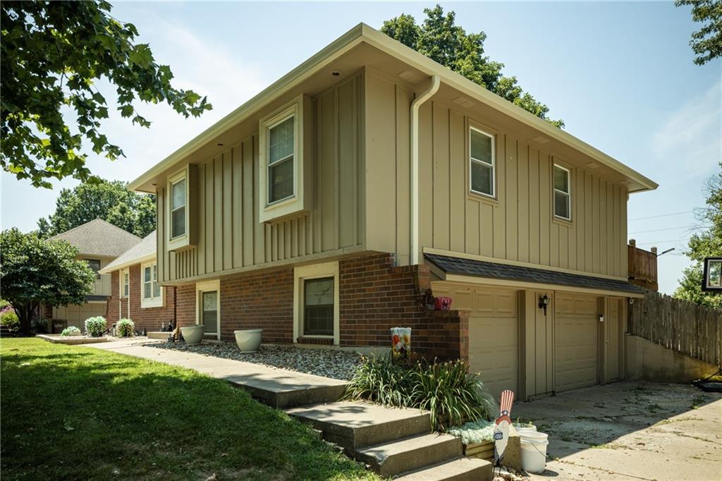 4th image of 404 S Sunset Ln, Raymore, MO 64083 | MLS# 2630178