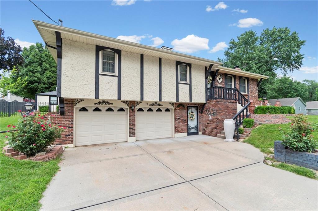 2nd image of 12720 E Silver Ln, Sugar Creek, MO 64050 | MLS# 2630248