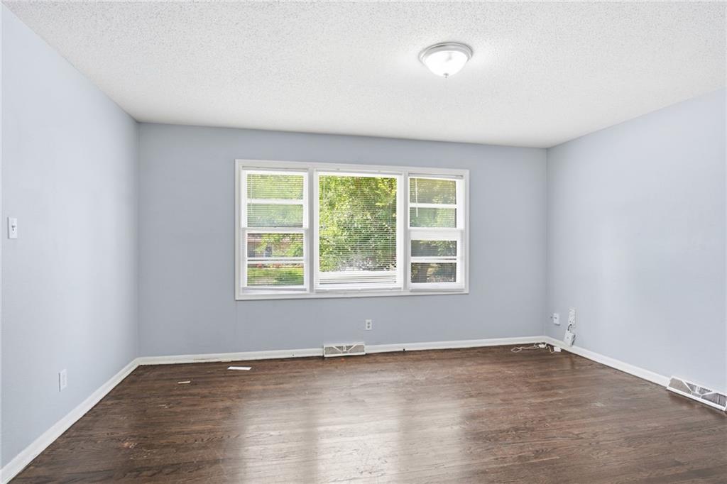 3rd image of 8602 E 110Th St, Kansas City, MO 64134 | MLS# 2630285