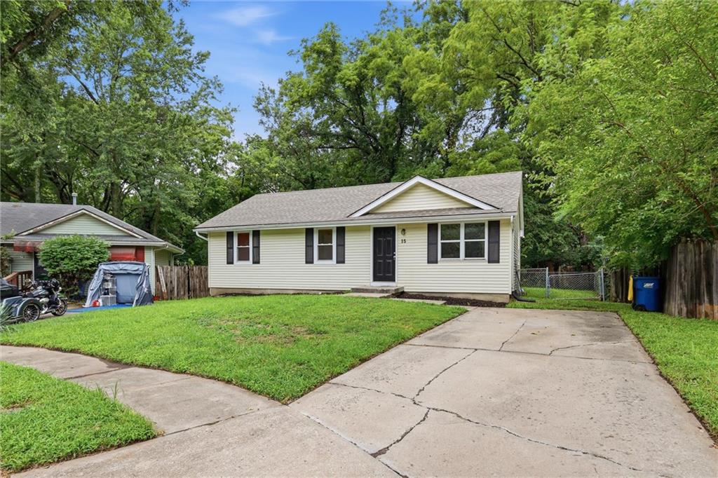 2nd image of 15 Brooks Ct, Liberty, MO 64068 | MLS# 2630338