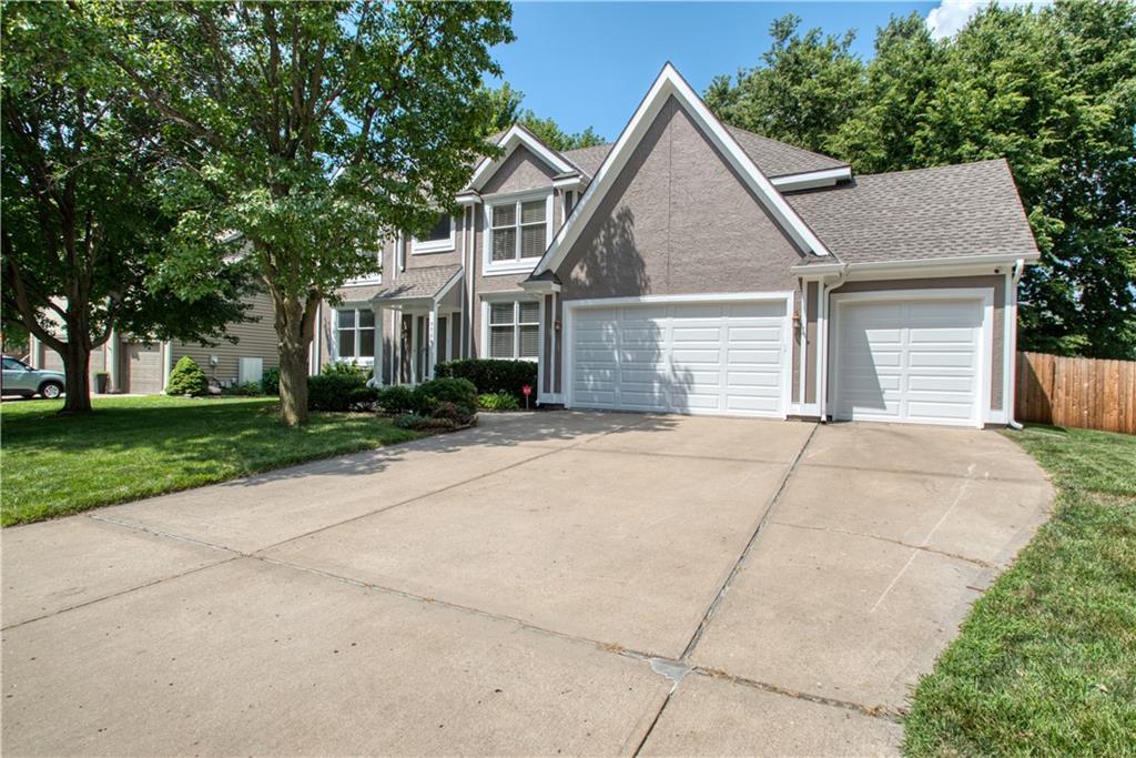 3rd image of 7704 N Shannon Ave, Kansas City, MO 64152 | MLS# 2630364