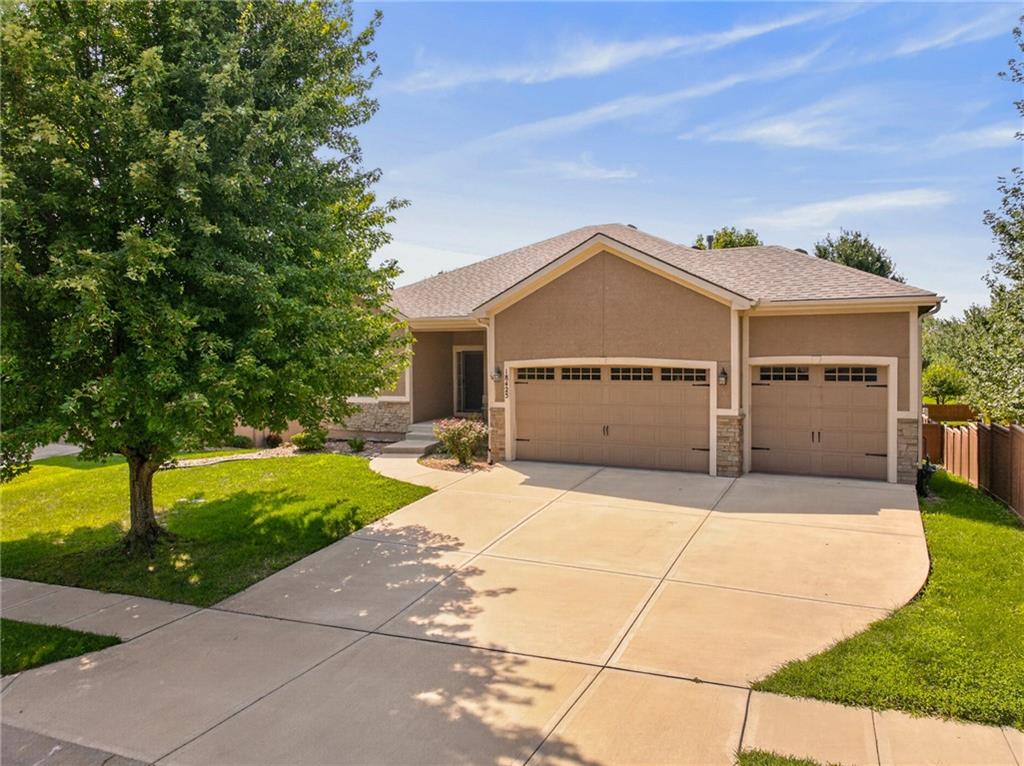 2nd image of 18425 W 193 Ter, Spring Hill, KS 66083 | MLS# 2630367