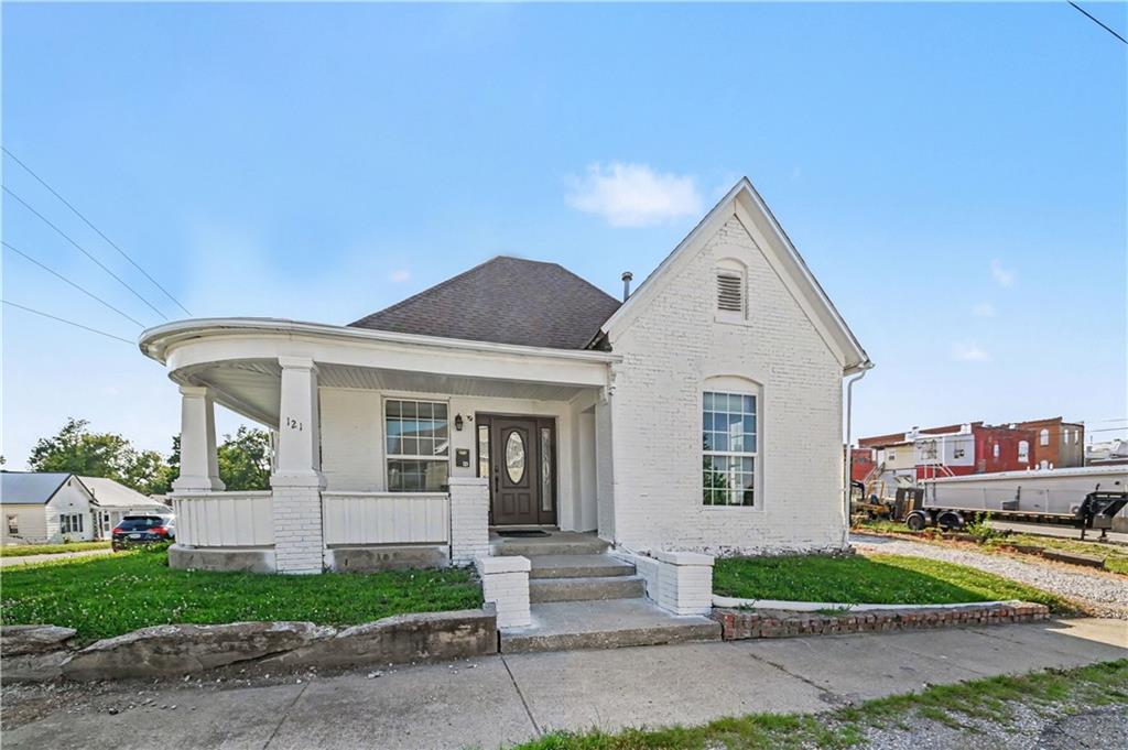 Homes for sale in Milan, MO | 121 S Water St, Milan, MO 63556 | MLS# 2630377