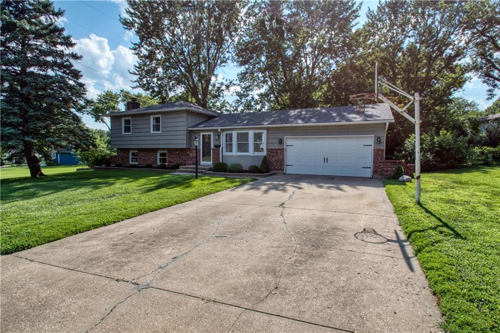 2nd image of 8938 Knox Ln, Overland Park, KS 66212 | MLS# 2630378