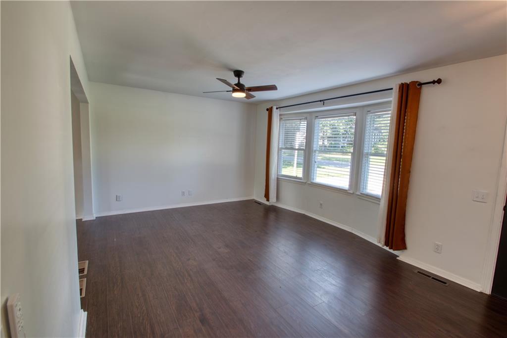 4th image of 8938 Knox Ln, Overland Park, KS 66212 | MLS# 2630378