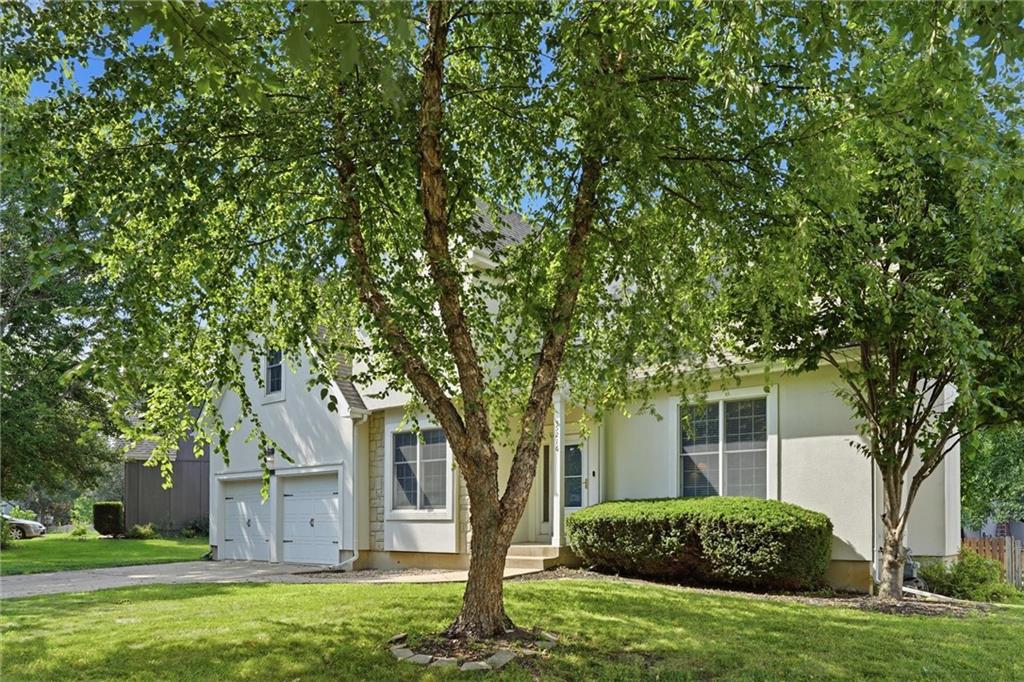 4th image of 5216 W 158Th Pl, Overland Park, KS 66224 | MLS# 2630405