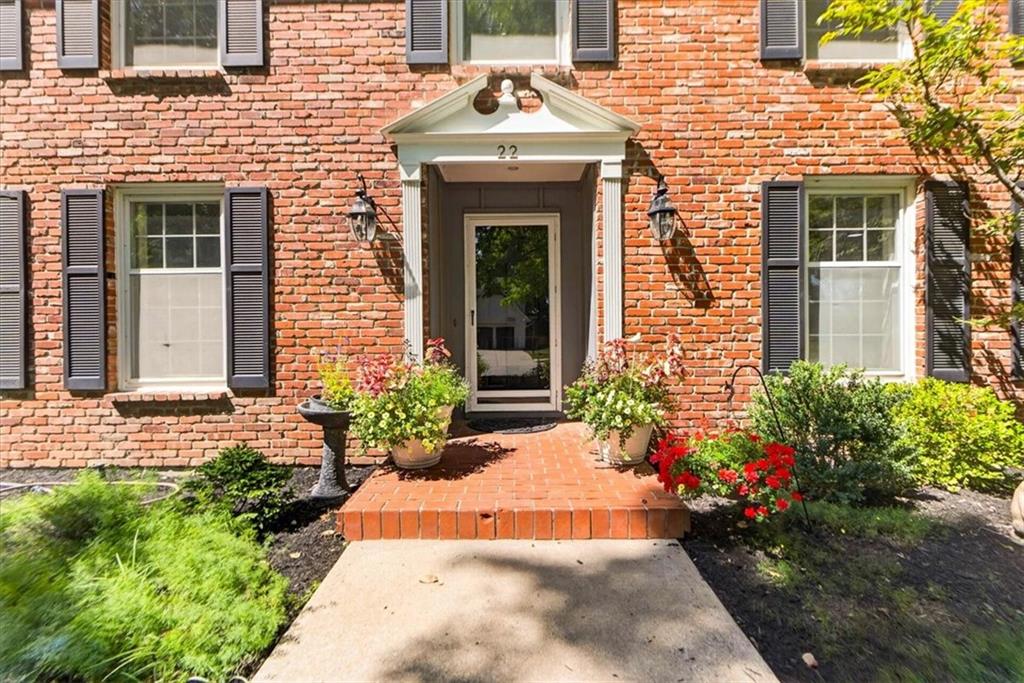 2nd image of 22 Ne Bayview Dr, Lees Summit, MO 64064 | MLS# 2630518