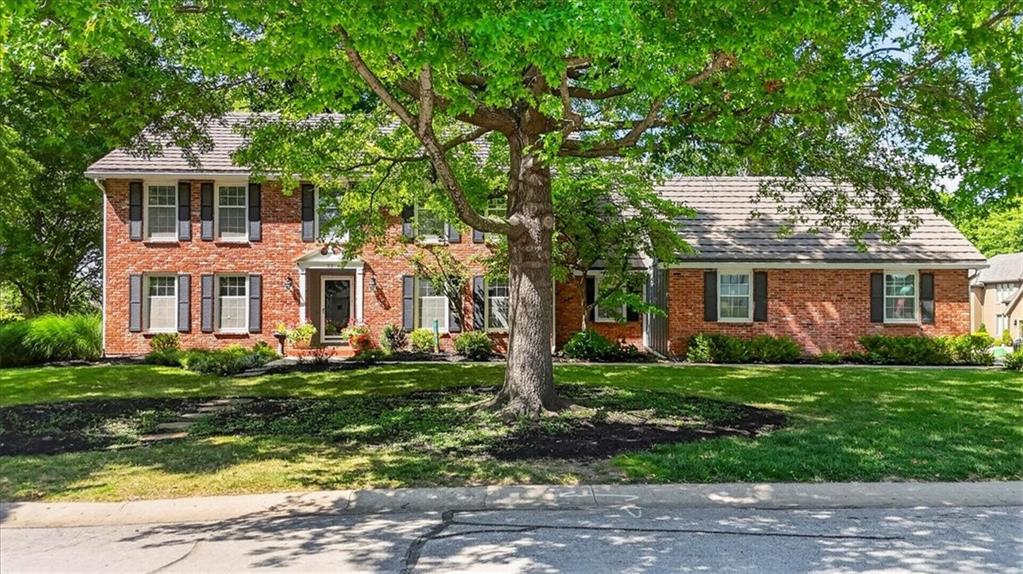 1st image of 22 Ne Bayview Dr, Lees Summit, MO 64064 | MLS# 2630518