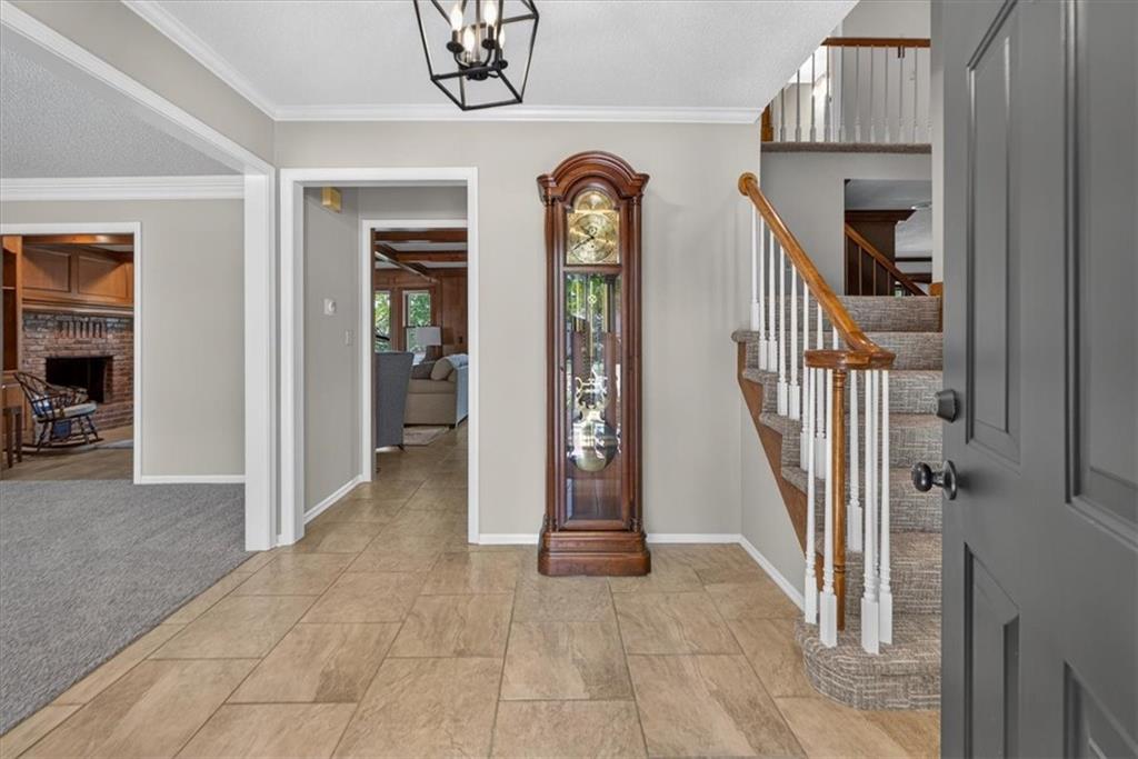3rd image of 22 Ne Bayview Dr, Lees Summit, MO 64064 | MLS# 2630518