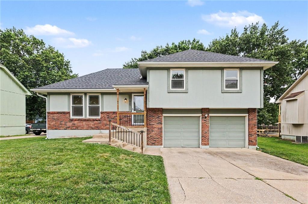 1st image of 605 Se Westwind Dr, Lees Summit, MO 64063 | MLS# 2630536