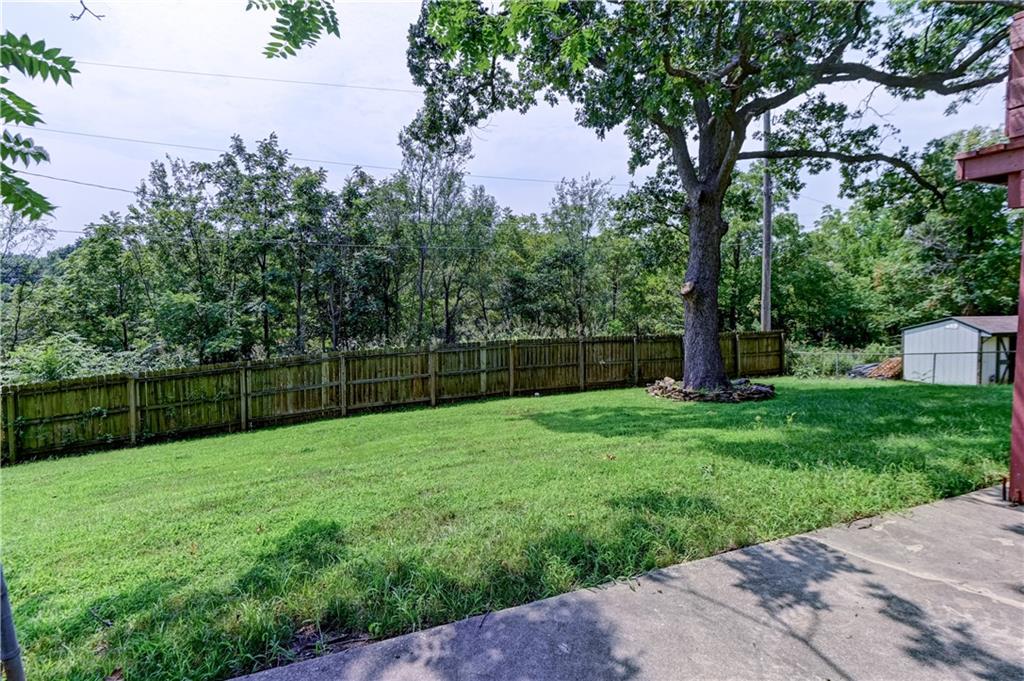 4th image of 2820 Berry Ln, Independence, MO 64057 | MLS# 2630596