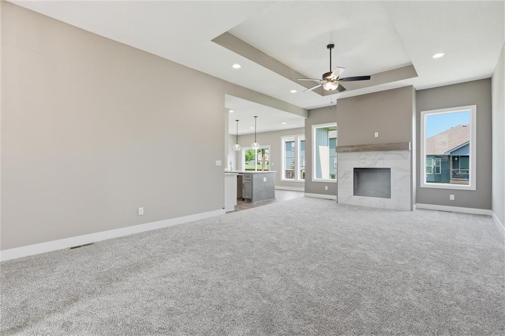 4th image of 1114 Sw Crabtree Cir, Oak Grove, MO 64075 | MLS# 2630613