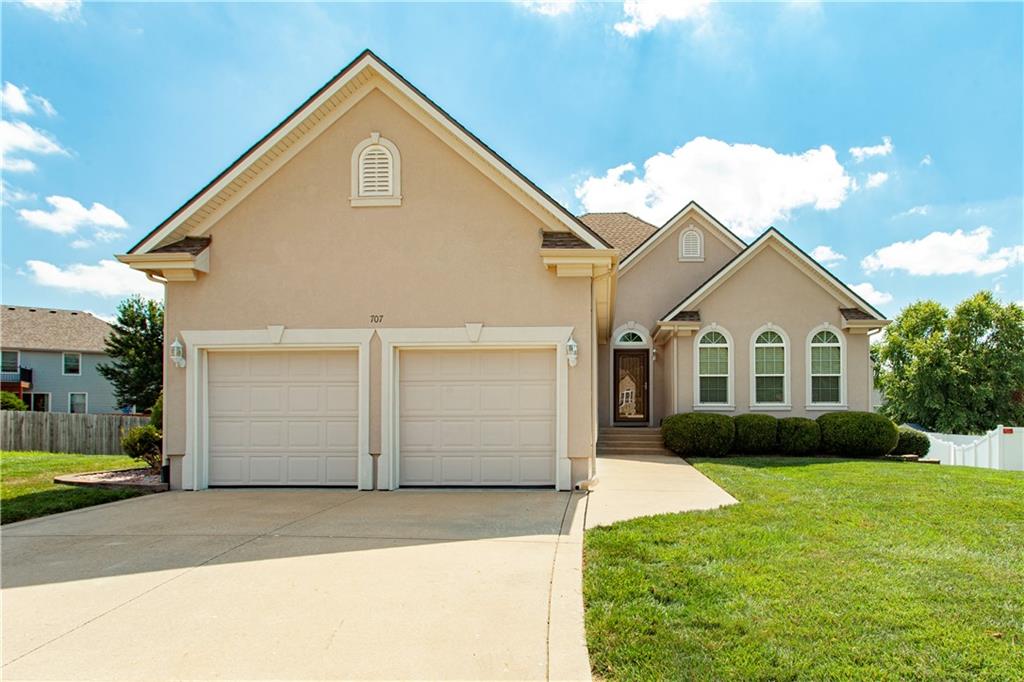 2nd image of 707 Nw Baytree Cir, Grain Valley, MO 64029 | MLS# 2630632