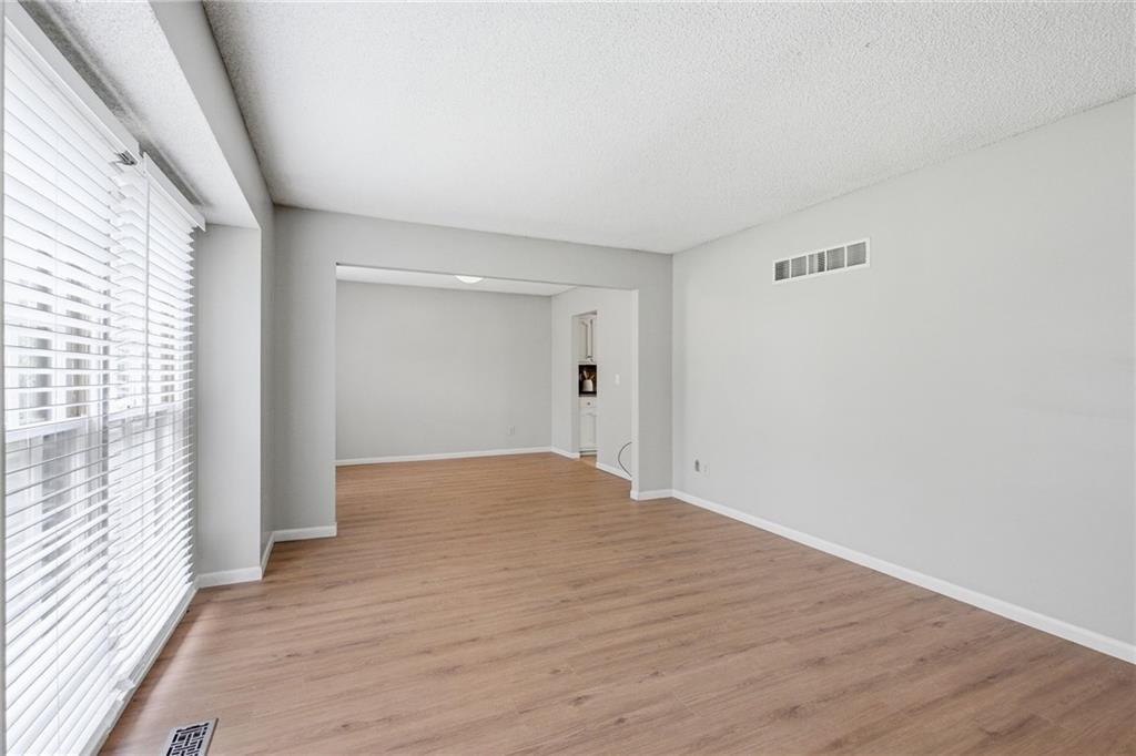 4th image of 11620 Grant Dr, Overland Park, KS 66210 | MLS# 2630637