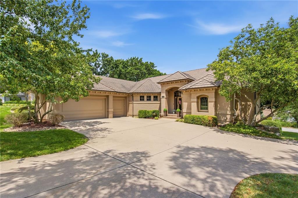 1st image of 138 S Shore Dr, Lake Winnebago, MO 64034 | MLS# 2630655