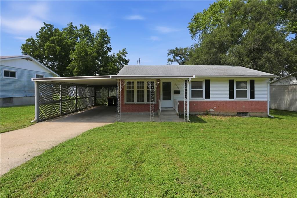 2nd image of 5206 Palmer Dr, Kansas City, MO 64129 | MLS# 2630716