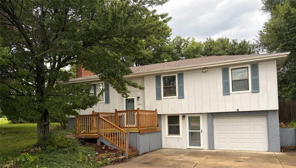 Homes for sale in Lenexa, KS | 8301 Clare Rd, Lenexa, KS 66227 | MLS# 2630717