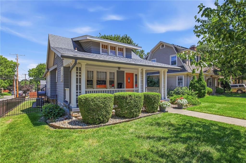2nd image of 7301 Pennsylvania St, Kansas City, MO 64114 | MLS# 2630727