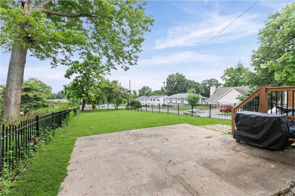 Homes for sale in Liberty, MO | 201 E Hurt St, Liberty, MO 64068 | MLS# 2630739