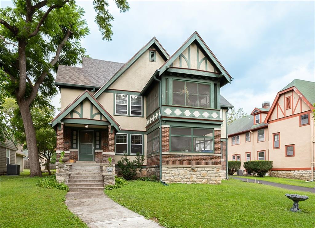 3rd image of 3723 Locust St, Kansas City, MO 64109 | MLS# 2630791