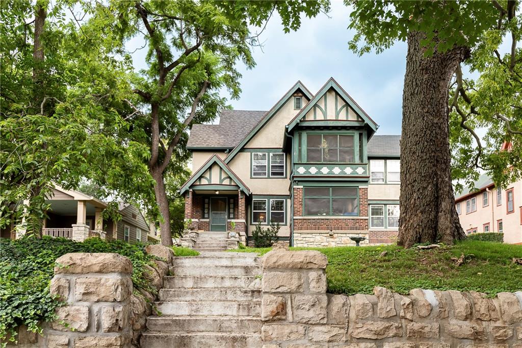 1st image of 3723 Locust St, Kansas City, MO 64109 | MLS# 2630791
