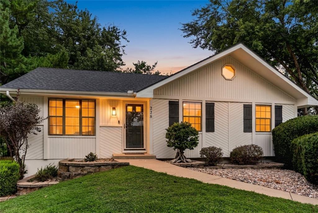 1st image of 228 Richfield Ct, Liberty, MO 64068 | MLS# 2630847