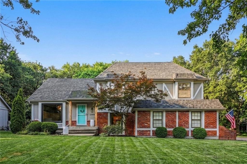 1st image of 12860 Sagamore Rd, Leawood, KS 66209 | MLS# 2630868