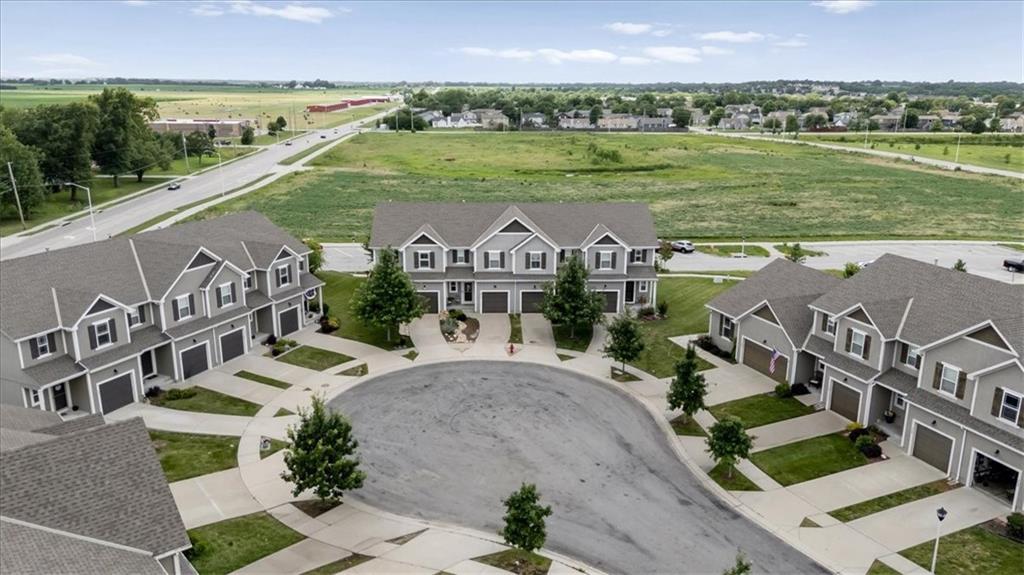 3rd image of 744 W Shawnee Ct, Gardner, KS 66030 | MLS# 2630870