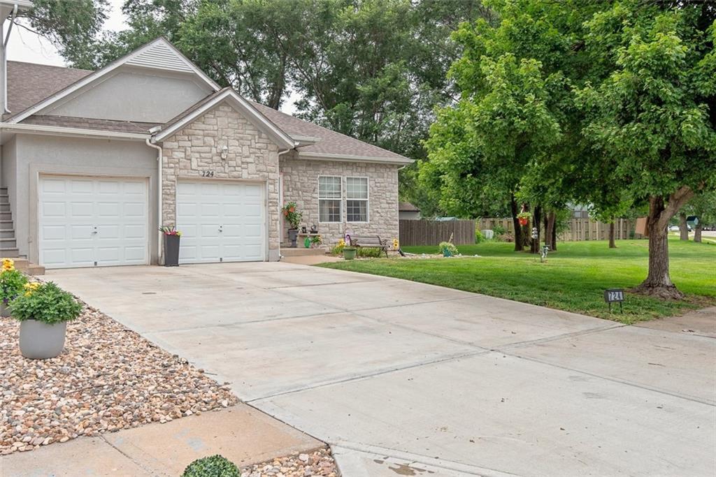 1st image of 724 S Woodson Ln, Gardner, KS 66030 | MLS# 2630957