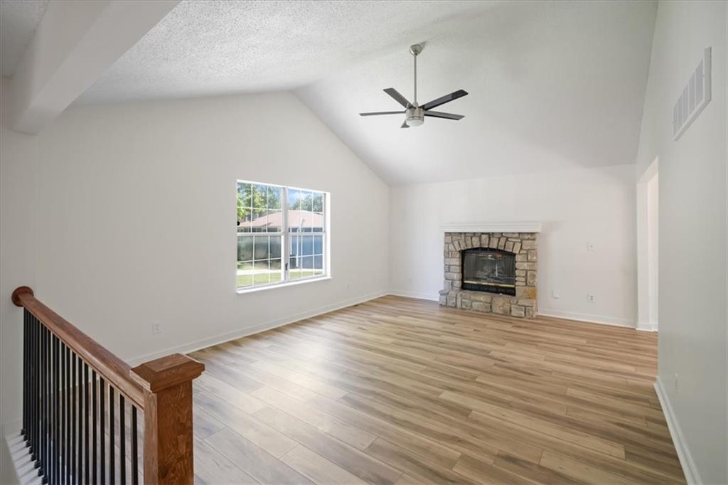 2nd image of 318 Se Bent Tree Dr, Blue Springs, MO 64014 | MLS# 2630990