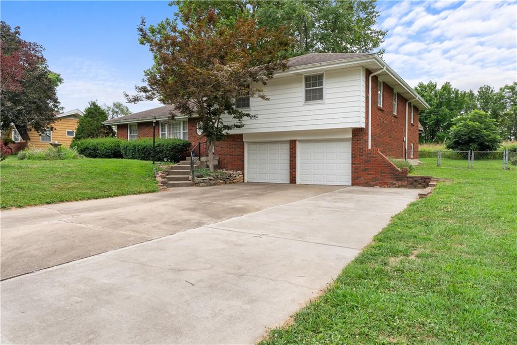 2nd image of 17205 E 28th Ter S, Independence, MO 64057 | MLS# 2631077