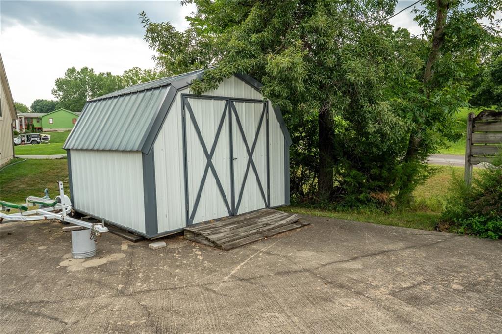 Homes for sale in Gallatin, MO | 372 Lake Viking Ter, Gallatin, MO 64640 | MLS# 2631081